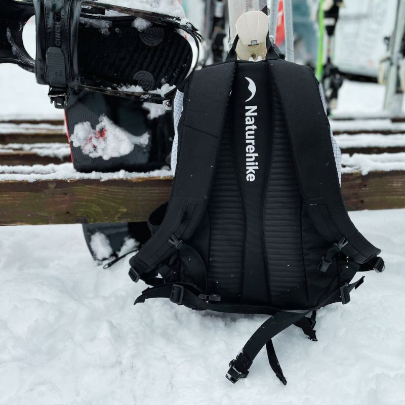 Naturehike batoh Helium 25l 600g- bílý